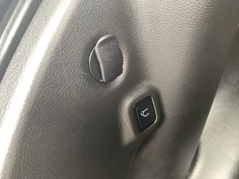 Used 2024 Jeep Compass Latitude AWD/4WD image 33