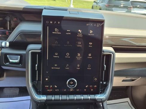 Used 2025 GMC Yukon XL Elevation w/ LPO, Floor Liner Package image 11