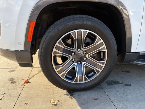 Used 2022 Jeep Wagoneer Series III w/ Convenience Group I image 32