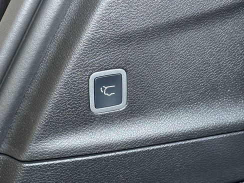 New 2026 Chrysler Pacifica Select image 15