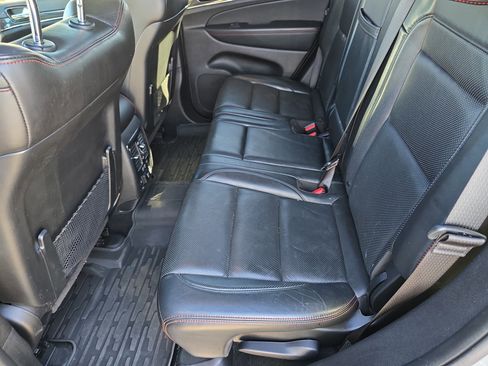 Used 2021 Jeep Grand Cherokee Trailhawk w/ Trailhawk Luxury Group image 17