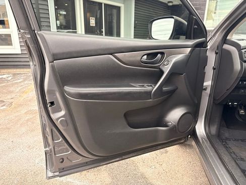 Used 2020 Nissan Rogue Sport S image 20