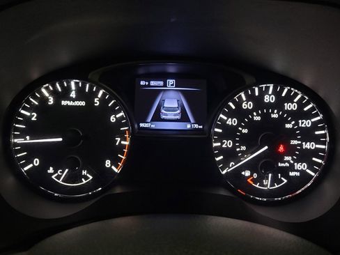 Used 2017 Nissan Pathfinder SV AWD/4WD image 23
