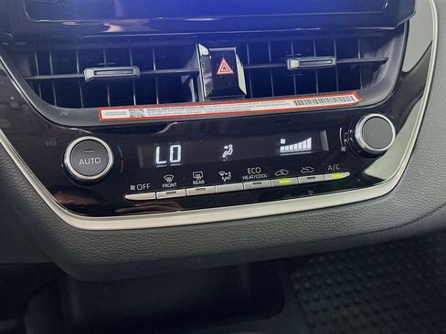 Used 2025 Toyota Corolla LE FWD image 24