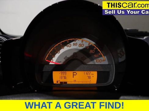 Used 2014 smart fortwo passion RWD image 11