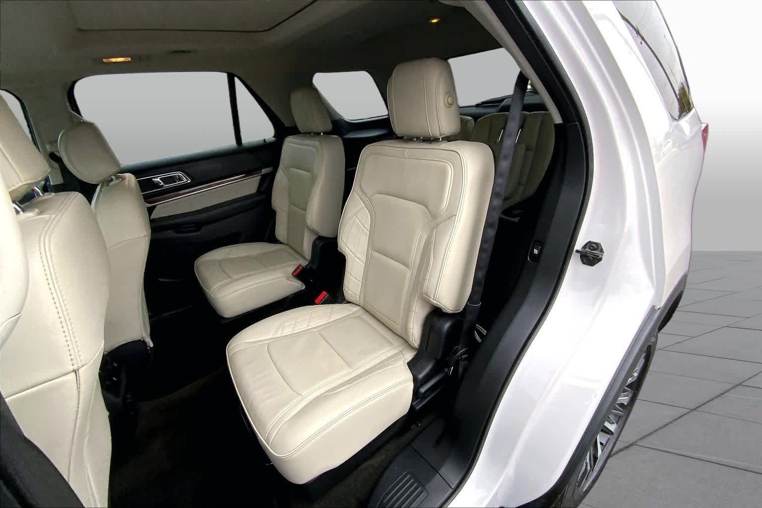 Used 2017 Ford Explorer Platinum AWD/4WD image 21