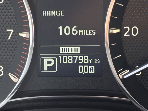 Used 2017 Nissan Armada Platinum w/ Interior Lighting Package AWD/4WD image 31
