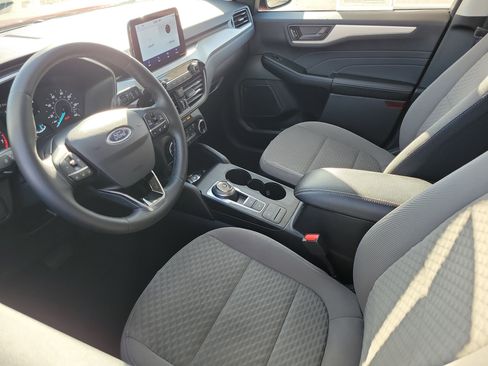 Certified 2022 Ford Escape SE w/ SE Sport Appearance Package FWD image 3