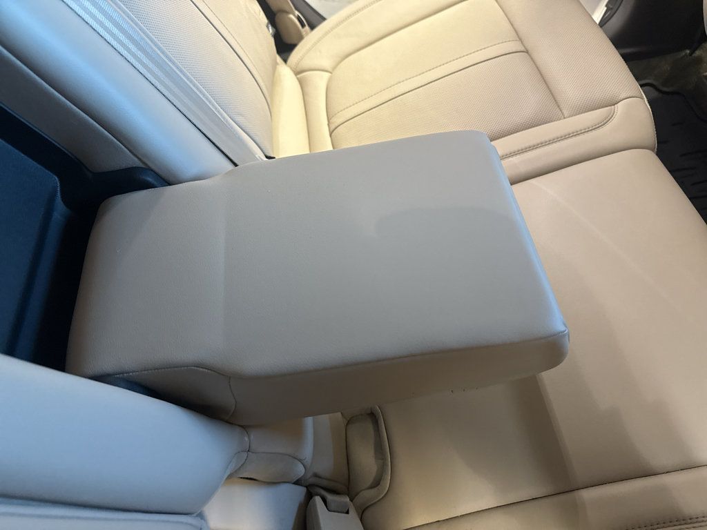 Used 2016 Lincoln MKX Reserve w/ Luxury Package FWD image 27