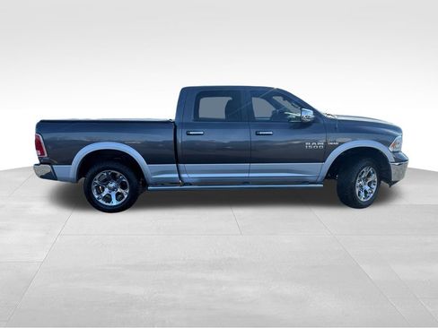 Used 2017 RAM 1500 Laramie w/ Convenience Group AWD/4WD image 8