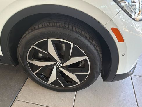 Used 2023 Volkswagen ID.4 Pro S AWD/4WD image 10