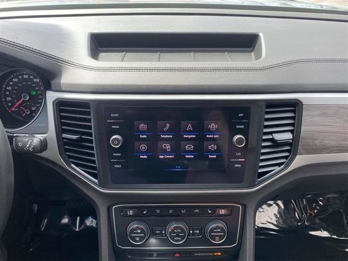 Used 2021 Volkswagen Atlas Cross Sport SE image 24