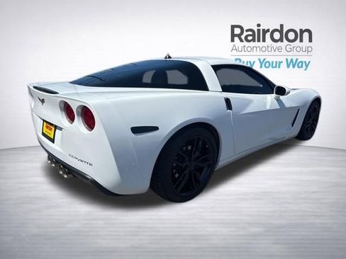 Used 2005 Chevrolet Corvette Coupe w/ Preferred Equipment Group RWD image 7