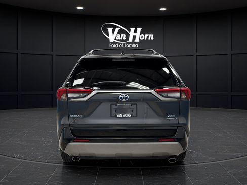 Used 2023 Toyota RAV4 XSE AWD/4WD image 6
