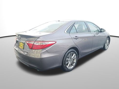 Used 2017 Toyota Camry XSE image 6
