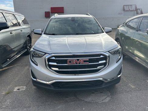 Used 2019 GMC Terrain SLT w/ Preferred Package image 2