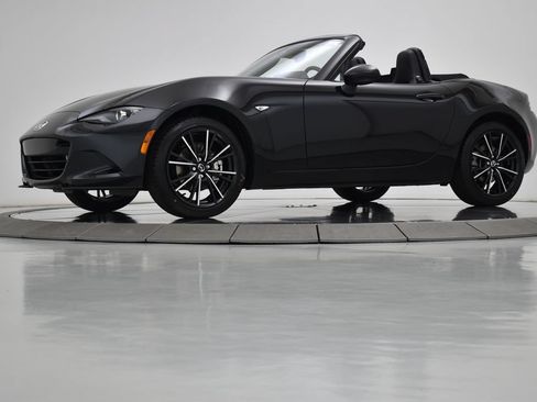 New 2026 MAZDA MX-5 Miata Grand Touring w/ Weather Package RWD image 17