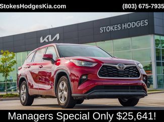 Used 2022 Toyota Highlander LE FWD video 1