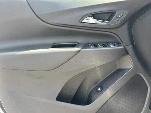 Used 2024 Chevrolet Equinox LT FWD image 10