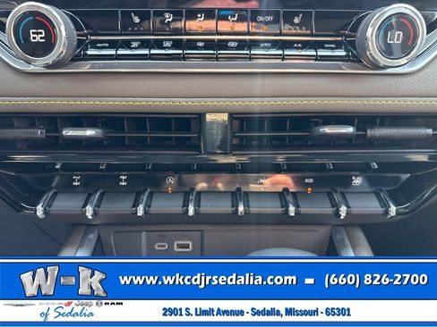 Used 2024 Chevrolet Colorado ZR2 AWD/4WD image 37