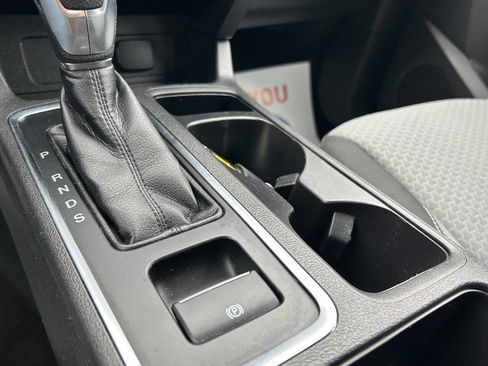 Used 2019 Ford Escape SE image 32