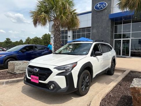 Used 2025 Subaru Outback Onyx Edition AWD/4WD image 3