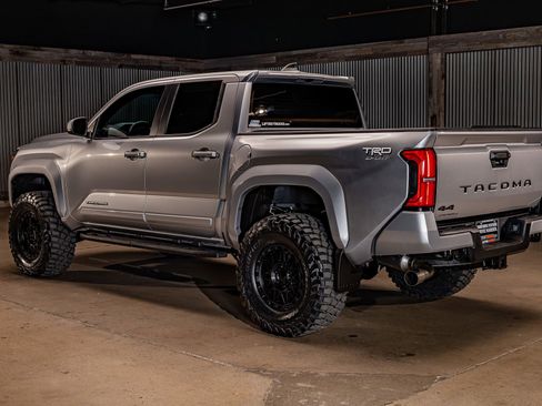 Used 2026 Toyota Tacoma TRD Sport image 7