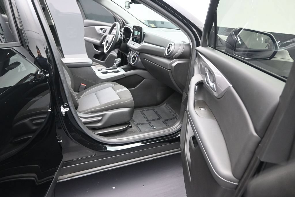 Used 2023 Chevrolet Blazer LT FWD image 15