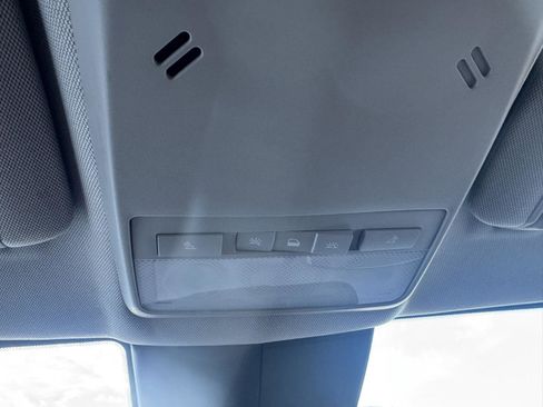 Used 2017 Chevrolet Trax LT w/ LT Convenience Package image 19