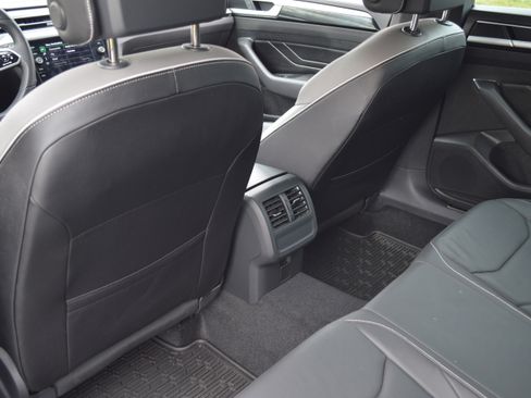 Used 2023 Volkswagen Arteon SEL image 28