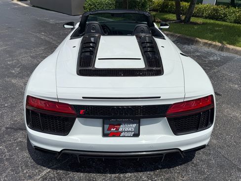 Used 2017 Audi R8 V10 w/ Carbon Exterior Package AWD/4WD image 17