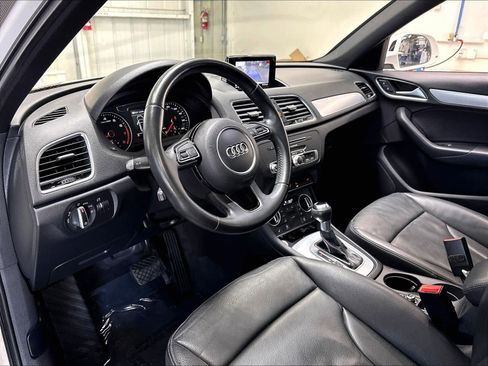 Used 2018 Audi Q3 2.0T Premium Plus w/ Premium Plus Package FWD image 19