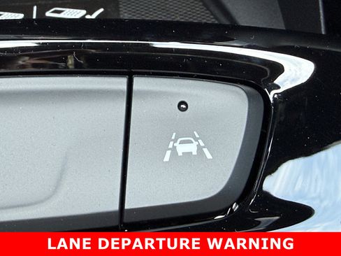 New 2026 Chevrolet Trax RS w/ Sunroof Package image 25