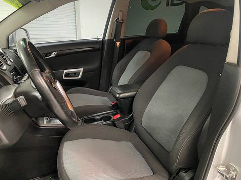Used 2013 Chevrolet Captiva Sport LS image 9