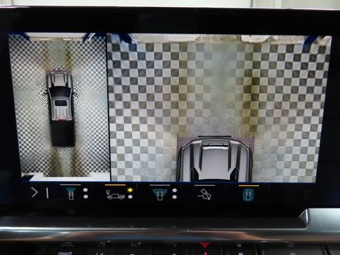 Used 2024 Chevrolet Silverado 2500 High Country image 19