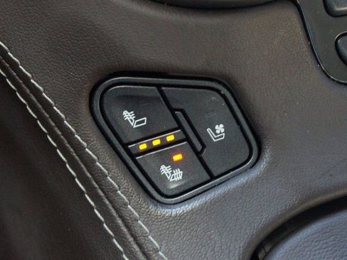 Used 2019 Chevrolet Suburban Premier image 9