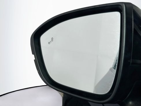 Used 2025 Nissan Murano SV AWD/4WD image 16