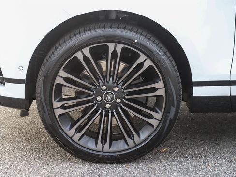 New 2026 Land Rover Range Rover Velar Dynamic SE image 11