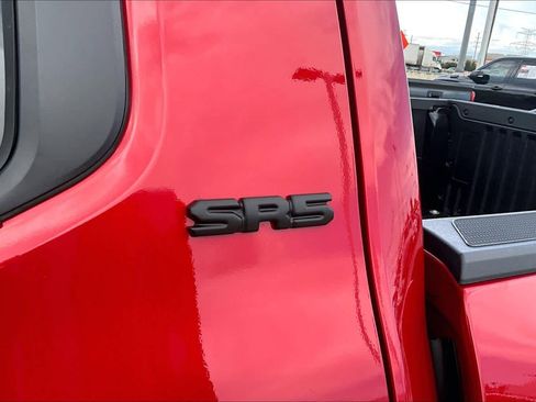 Certified 2026 Toyota Tacoma SR5 AWD/4WD image 10