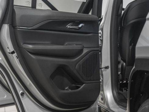 New 2025 Jeep Grand Cherokee Altitude image 35