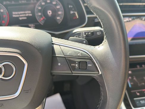 Used 2019 Audi Q8 Premium w/ Convenience Package AWD/4WD image 28