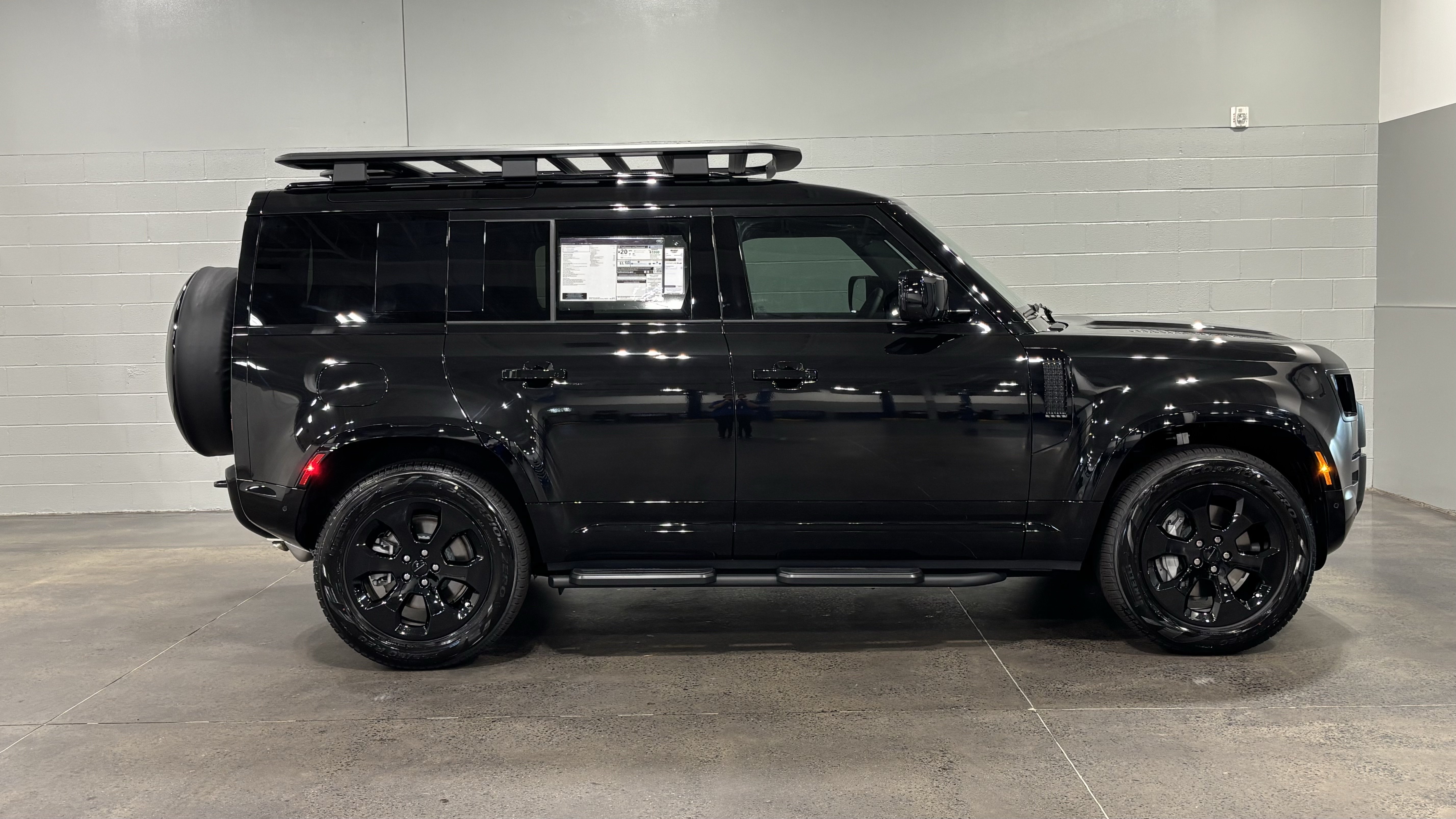 New 2026 Land Rover Defender 110 X-Dynamic SE AWD/4WD image 13