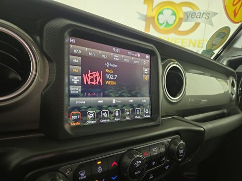 Used 2022 Jeep Wrangler Unlimited Sahara w/ LED Lighting Group image 19