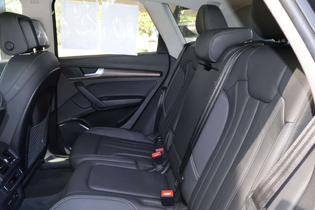 Used 2023 Audi Q5 e Premium w/ Convenience Package AWD/4WD image 48