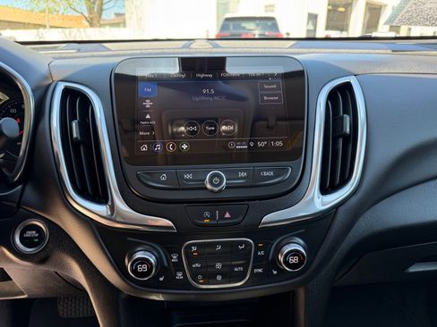 Used 2024 Chevrolet Equinox LT FWD image 20