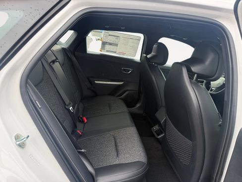 New 2025 Kia K4 GT-Line image 18