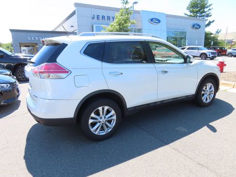 Used 2016 Nissan Rogue SV w/ SV Premium Package AWD/4WD image 5