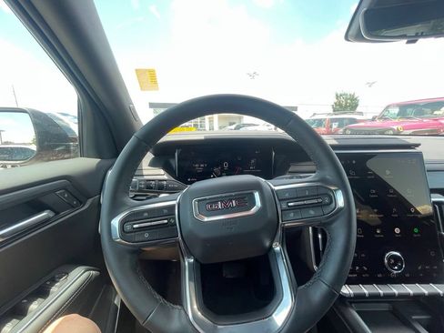 Used 2026 GMC Acadia Elevation FWD image 13