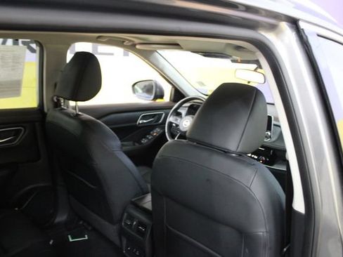 Used 2021 Nissan Rogue SV AWD/4WD image 10