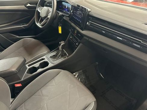 Certified 2025 Volkswagen Jetta Sport image 18